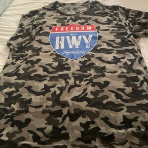 Jimmie Allen camouflage t shirt. Men’s XL